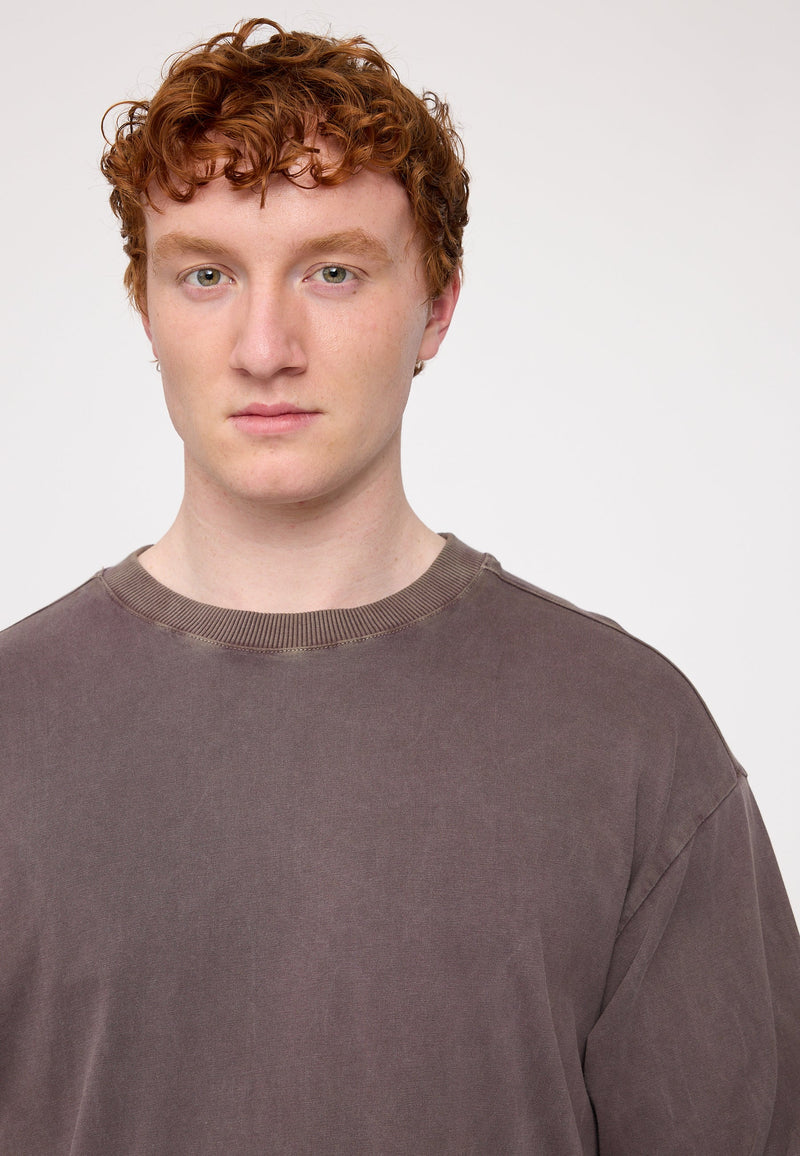 Ben ist 1,85 und trägt Größe L