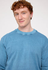 Ben ist 1,85 und trägt Größe L