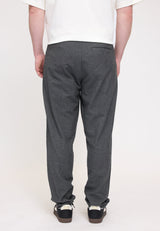 Ben ist 1,85 und trägt Größe L