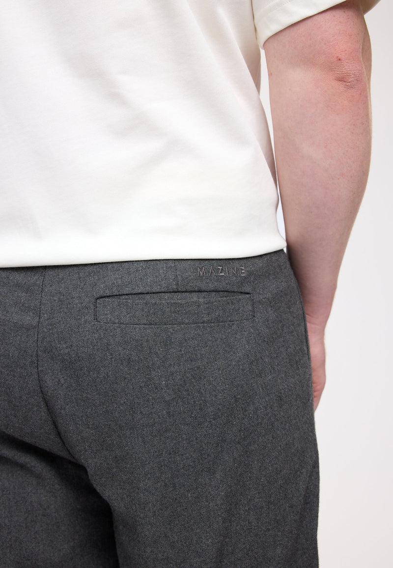 Ben ist 1,85 und trägt Größe L