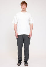 Ben ist 1,85 und trägt Größe L