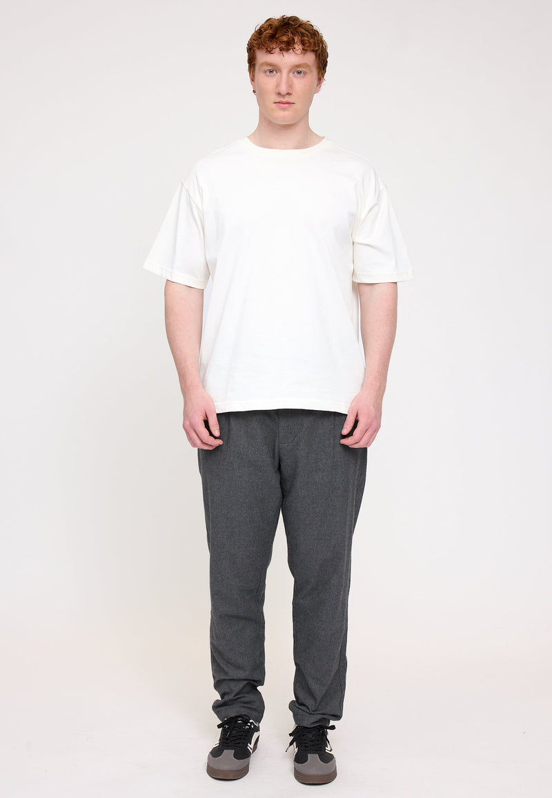 Ben ist 1,85 und trägt Größe L