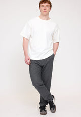 Ben ist 1,85 und trägt Größe L