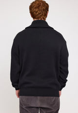 Ben ist 1,85 und trägt Größe L