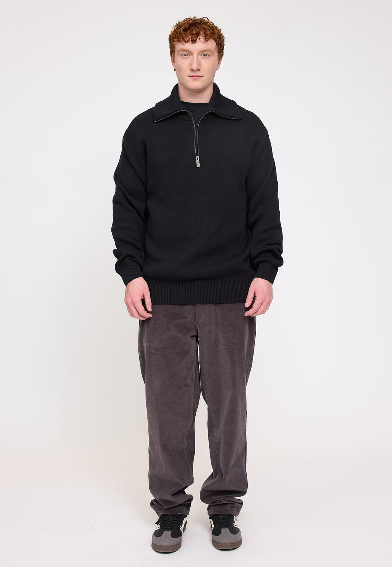 Ben ist 1,85 und trägt Größe L