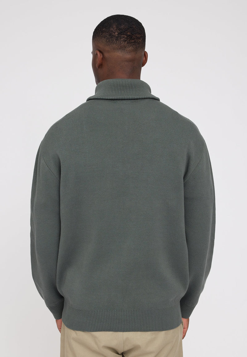 Terence ist 1,90 und trägt Größe L