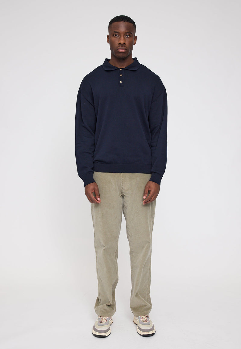 Terence ist 1,90 und trägt Größe L