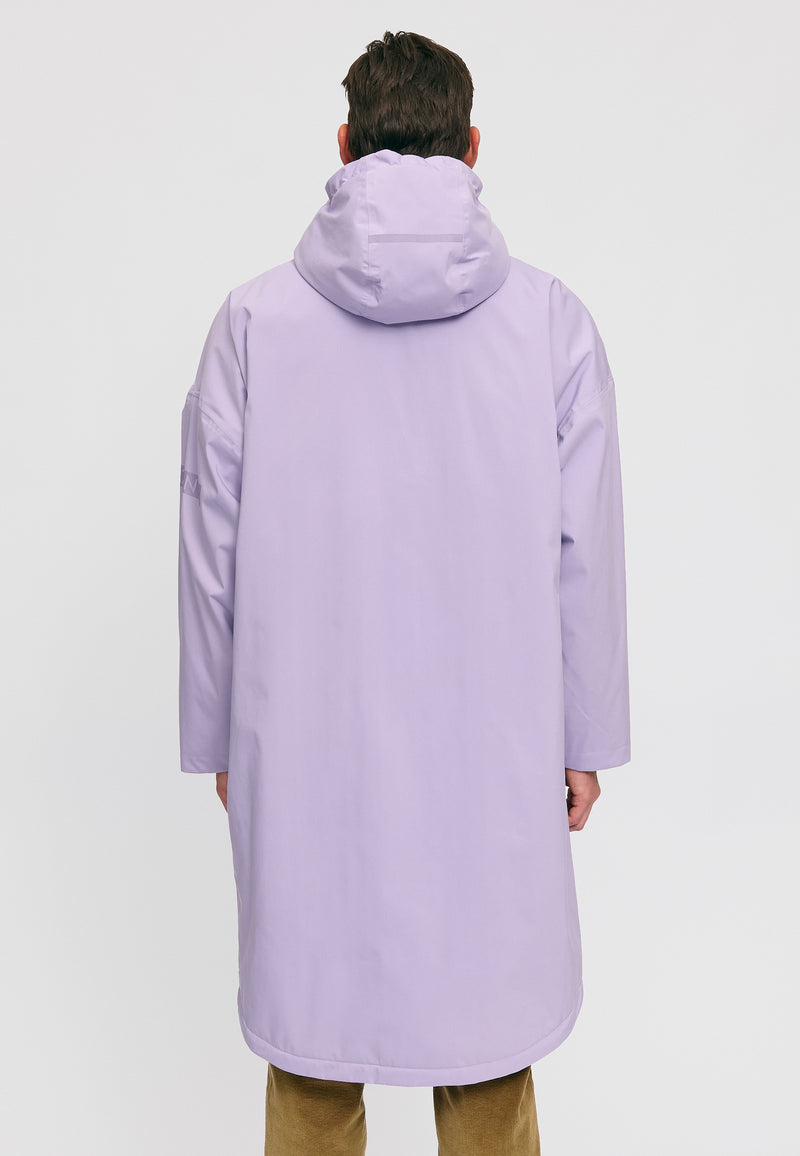 Dominik ist 1.91m und trägt Größe L