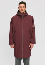 Dominik ist 1.91m und trägt Größe L