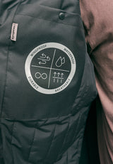 Dominik ist 1.91m und trägt Größe L