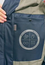 Kate ist 1.75m und trägt Größe S