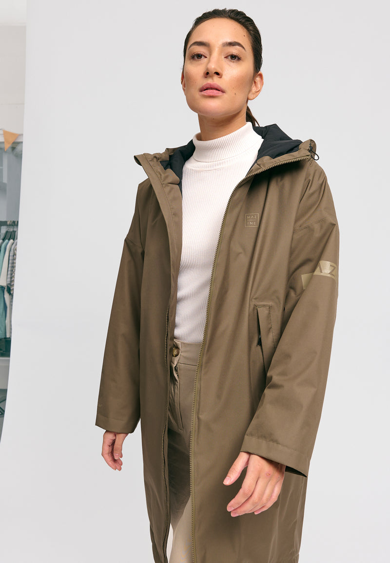 Kate ist 1.75m und trägt Größe S