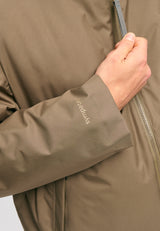 Dominik ist 1.91m und trägt Größe L