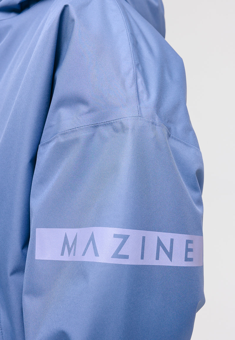 Kate ist 1.75m und trägt Größe S