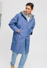 Dominik ist 1.91m und trägt Größe L