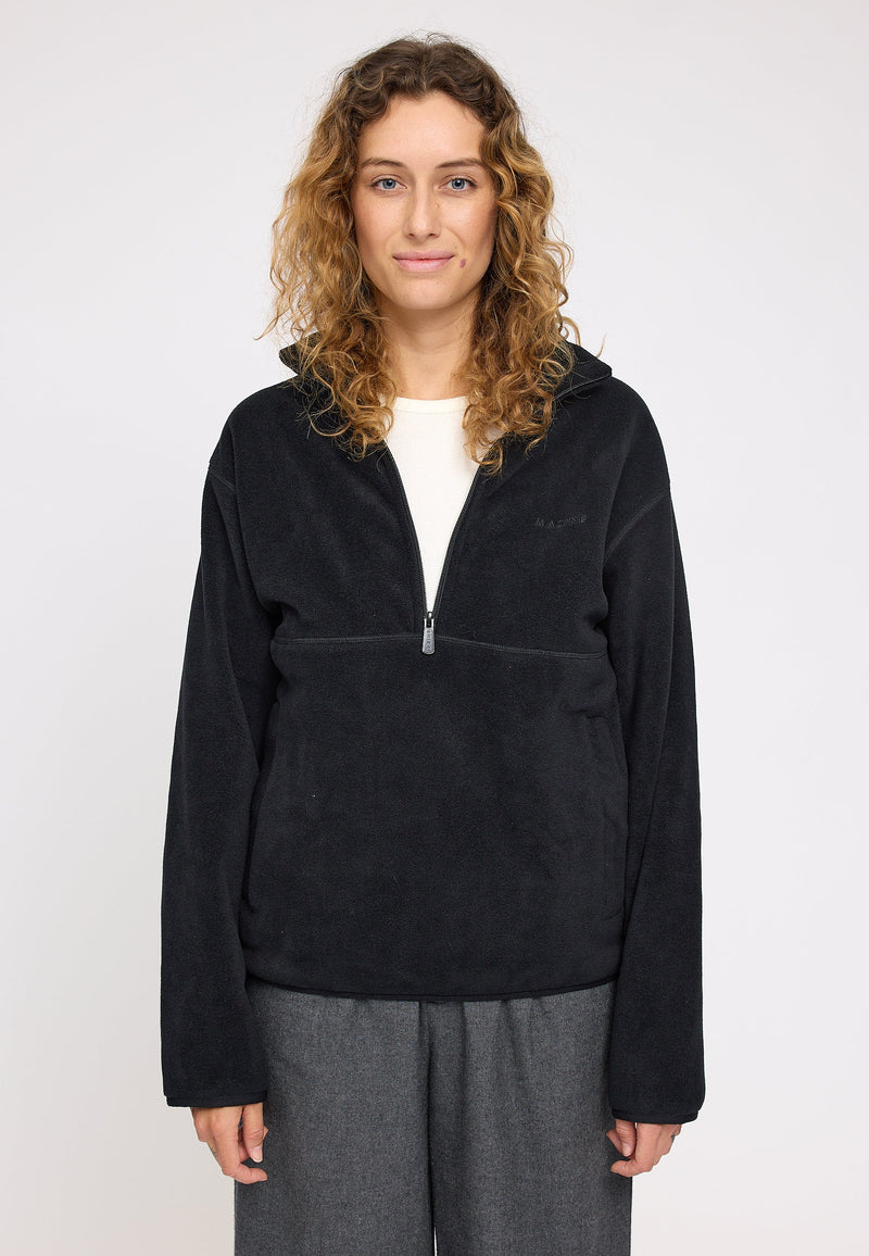 Angelique ist 1,75 und trägt Größe S | Terence ist 1,90 und trägt Größe L