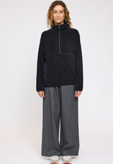 Angelique ist 1,75 und trägt Größe S | Terence ist 1,90 und trägt Größe L