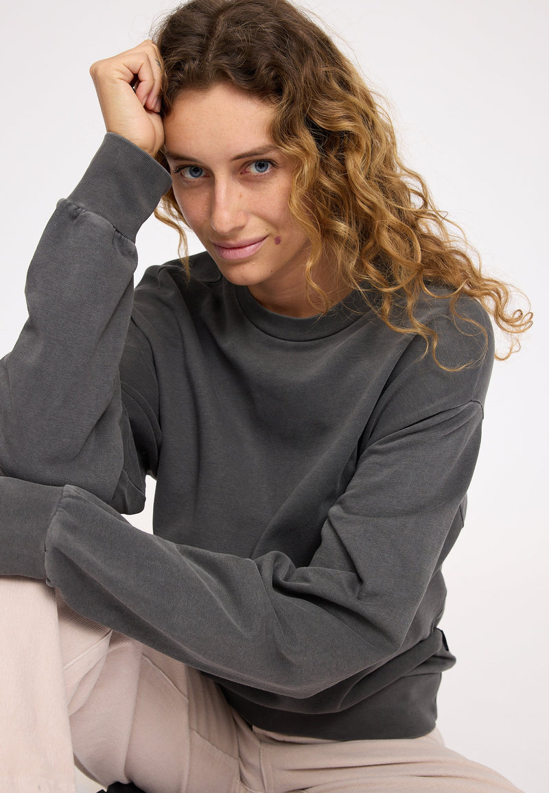 Angelique ist 1,75 und trägt Größe S