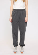 Julia ist 1,78 und trägt Größe S | Prince ist 1,85 und trägt Größe L