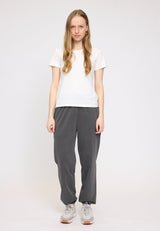 Julia ist 1,78 und trägt Größe S | Prince ist 1,85 und trägt Größe L