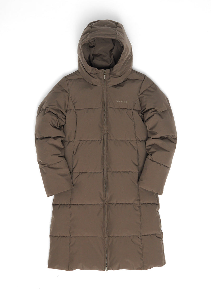 Julia ist 1,78 und trägt Größe S