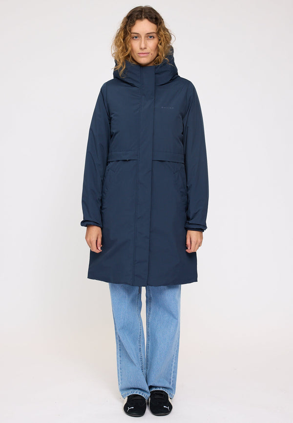 Angelique ist 1,75 und trägt Größe S