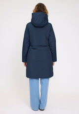 Angelique ist 1,75 und trägt Größe S