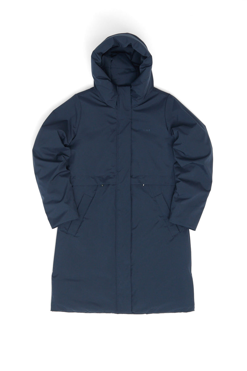 Julia ist 1,78 und trägt Größe S