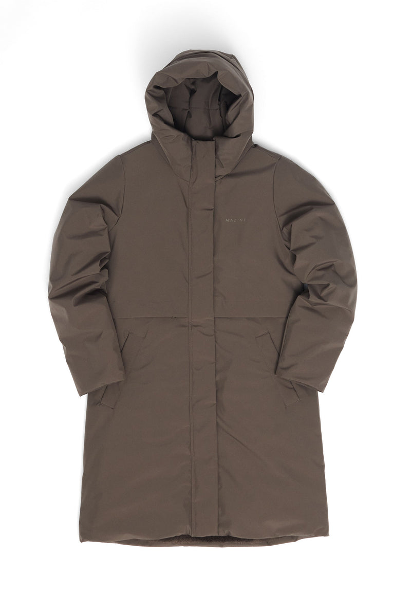 Julia ist 1,78 und trägt Größe S