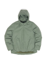 Julia ist 1,78 und trägt Größe S