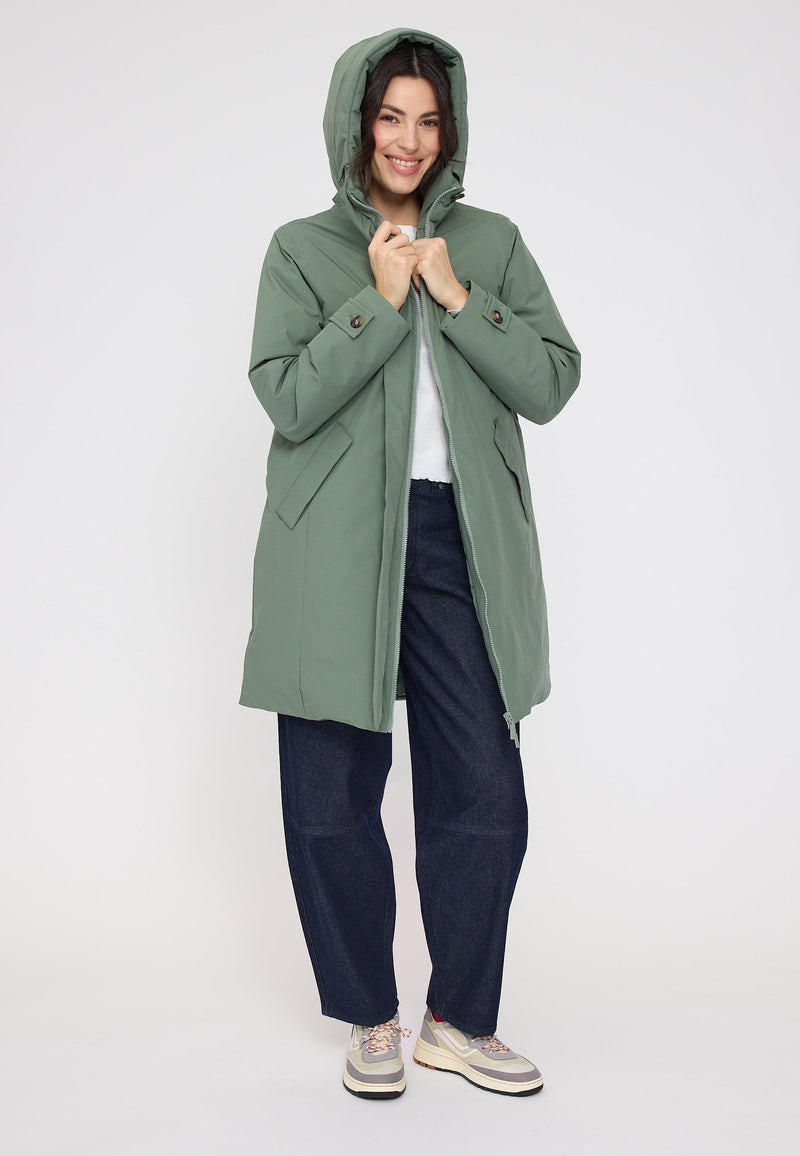 Angelique ist 1,75 und trägt Größe S