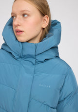 Angelique ist 1,75 und trägt Größe S