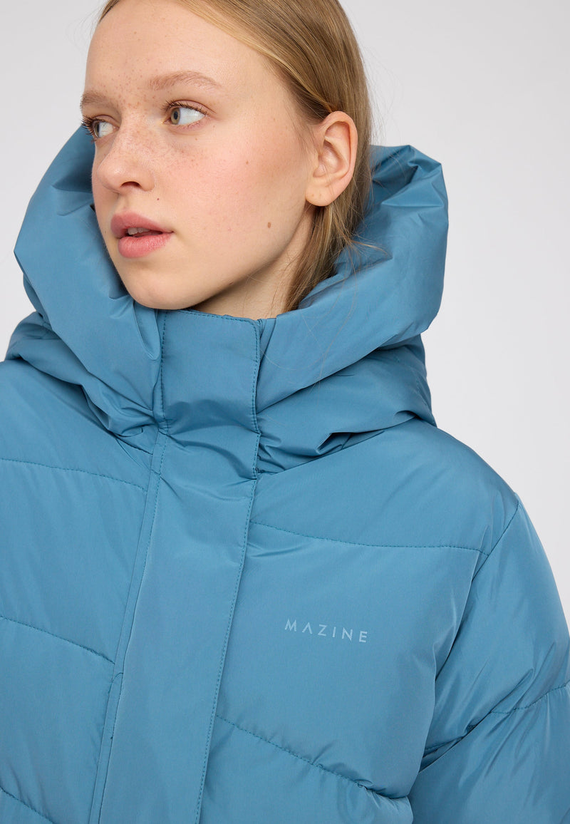 Angelique ist 1,75 und trägt Größe S