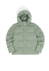 Angelique ist 1,75 und trägt Größe S