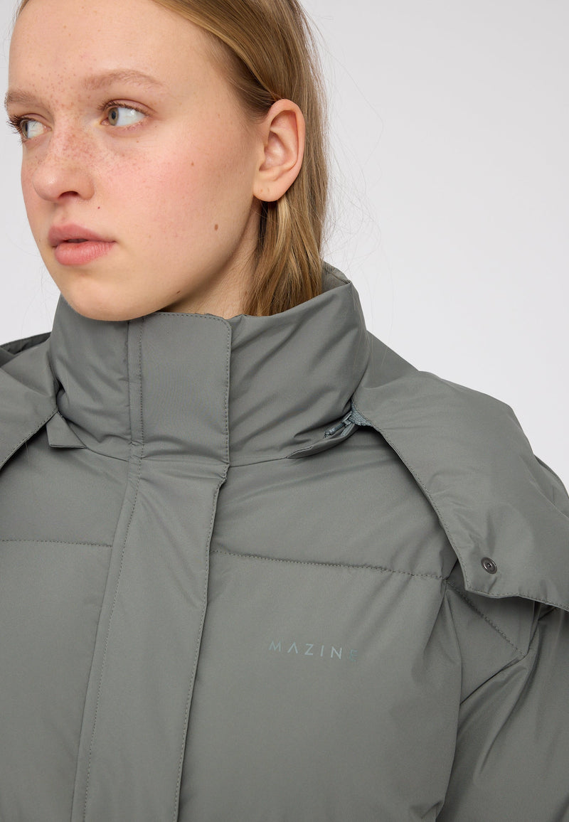 Angelique ist 1,75 und trägt Größe S