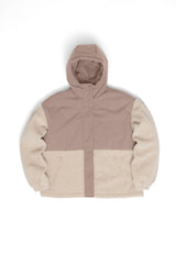 Maren ist 1,75 und trägt Größe S