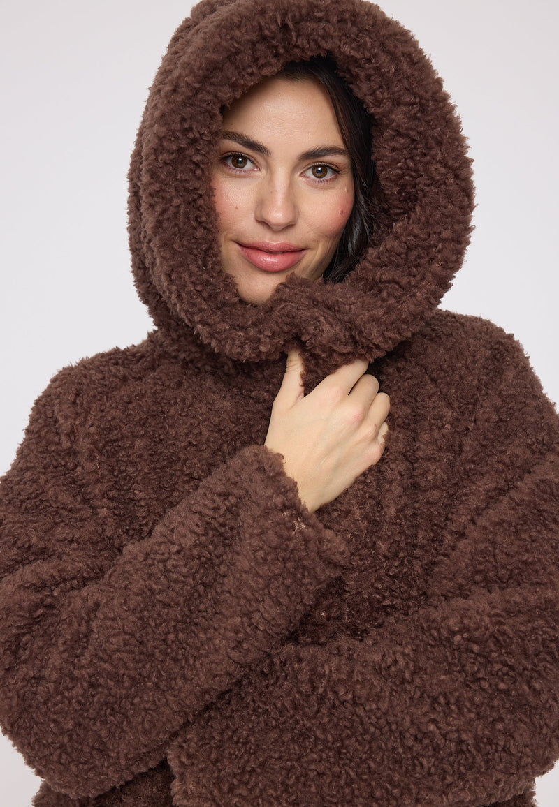 Maren ist 1,75 und trägt Größe S