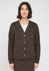 Maren ist 1,75 und trägt Größe S