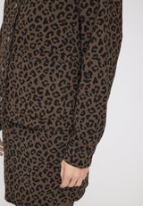 Maren ist 1,75 und trägt Größe S