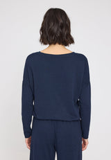 Maren ist 1,75 und trägt Größe S