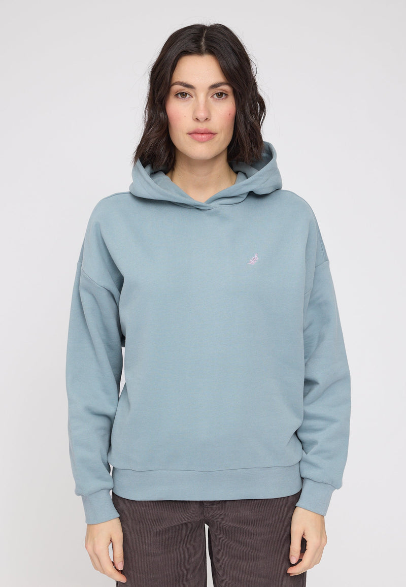 Maren ist 1,75 und trägt Größe S