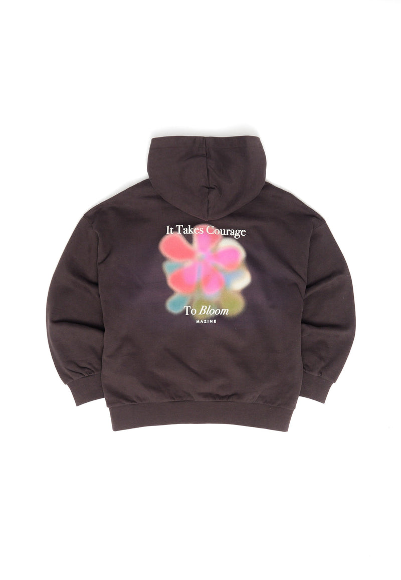 Maren ist 1,75 und trägt Größe S