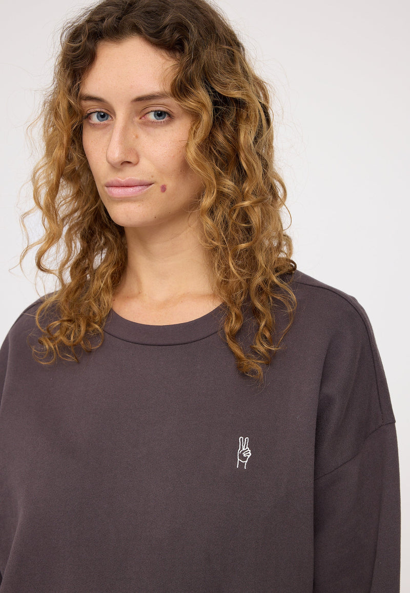 Angelique ist 1,75 und trägt Größe S