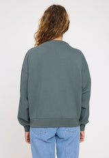 Angelique ist 1,75 und trägt Größe S