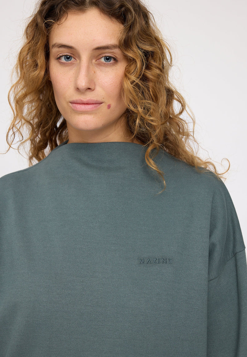 Angelique ist 1,75 und trägt Größe S