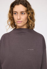 Angelique ist 1,75 und trägt Größe S