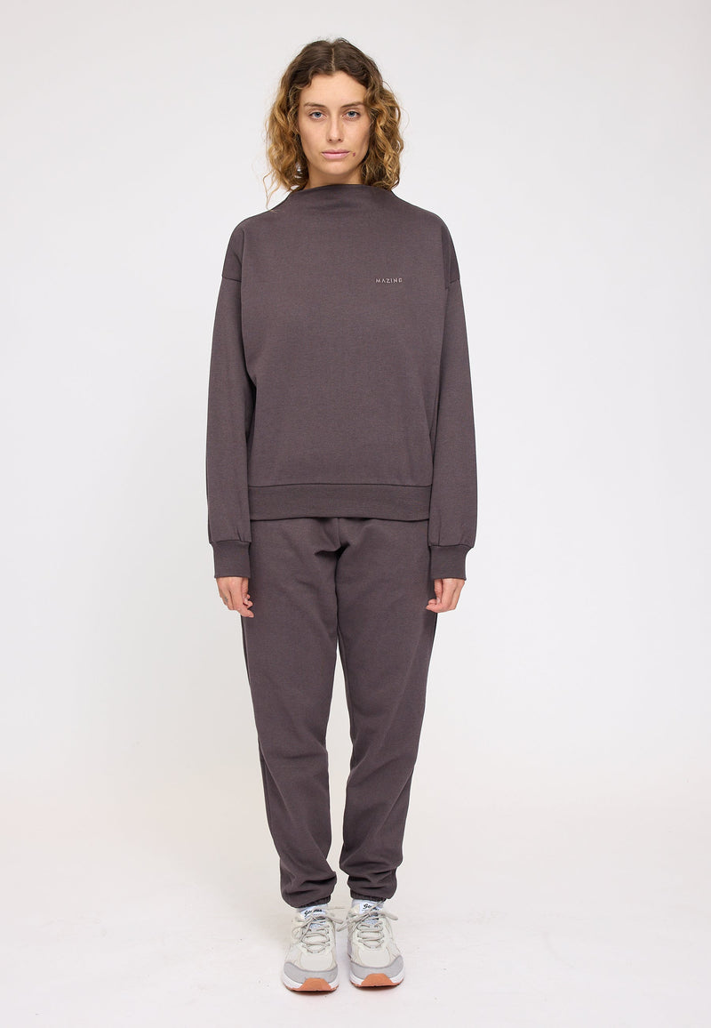 Angelique ist 1,75 und trägt Größe S