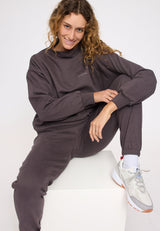 Angelique ist 1,75 und trägt Größe S