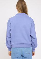 Julia ist 1,78 und trägt Größe S