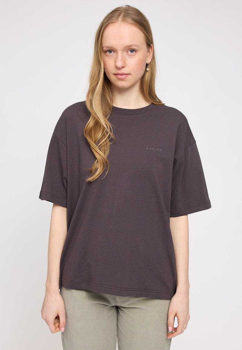 Julia ist 1,78 und trägt Größe S